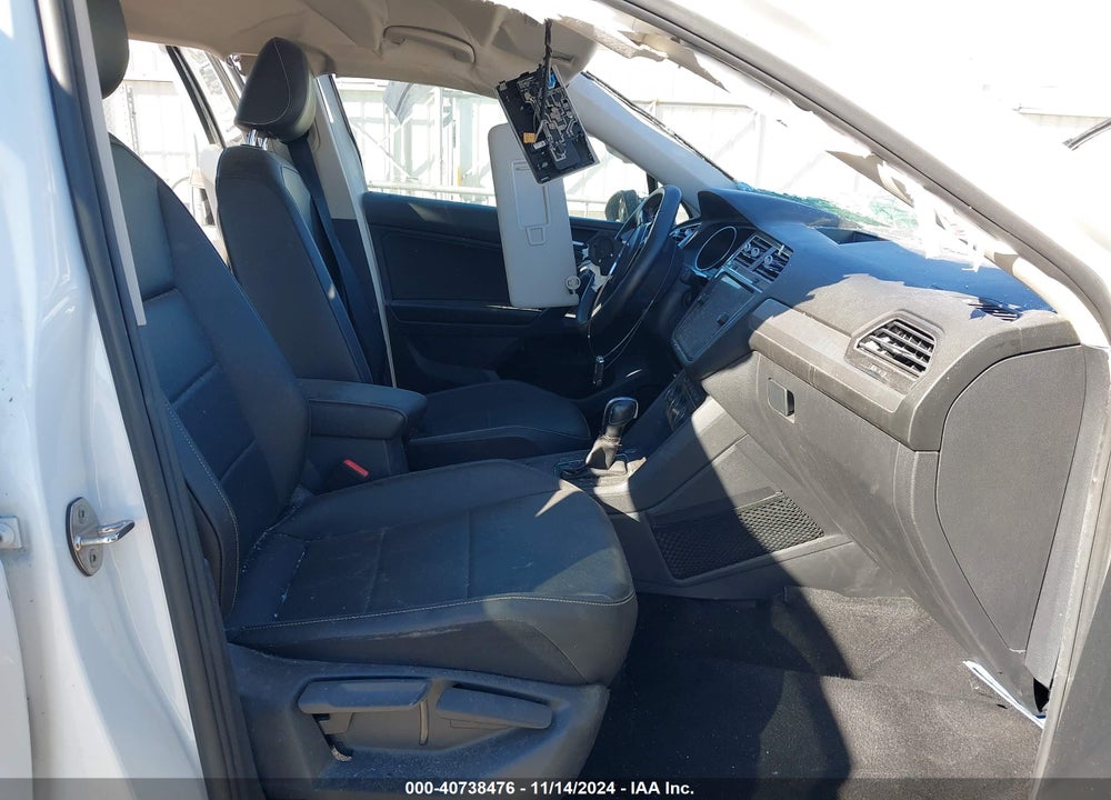 2021 VOLKSWAGEN TIGUAN VIN: 3VV3B7AX2MM065755