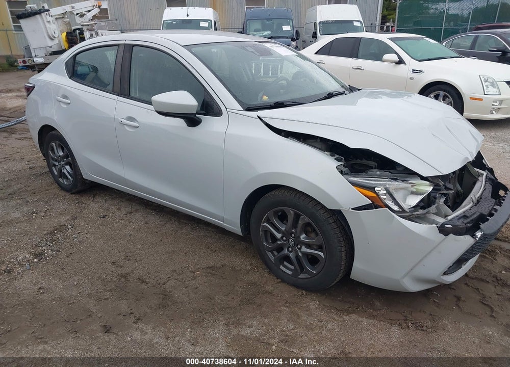 2019 TOYOTA YARIS LE VIN: 3MYDLBYV0KY526224