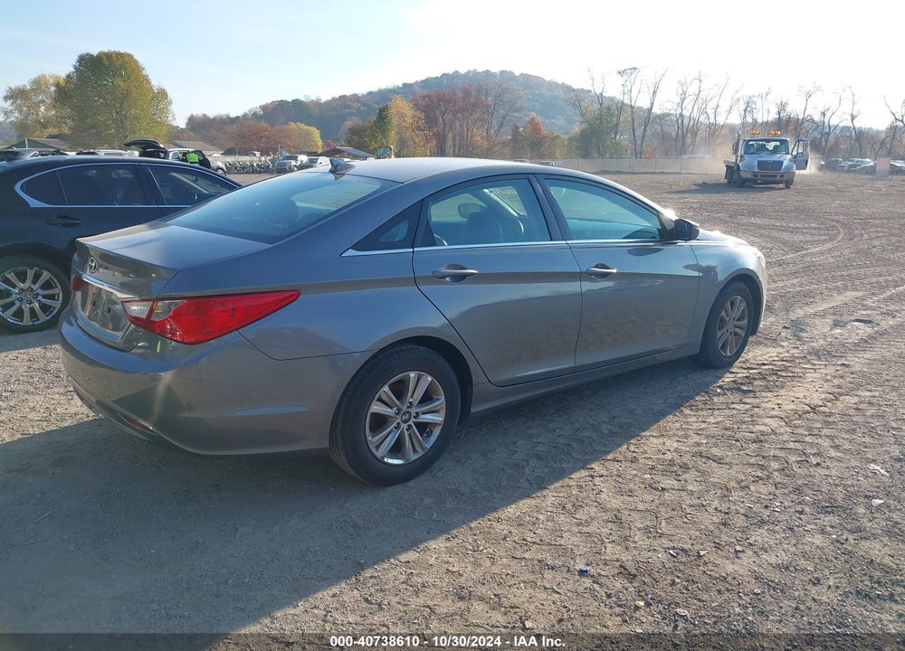 2013 HYUNDAI SONATA GLS VIN: 5NPEB4AC7DH804675
