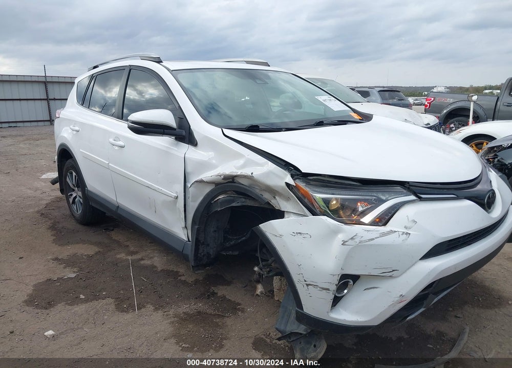 2018 TOYOTA RAV4 ADVENTURE/XLE VIN: 2T3WFREV9JW429121