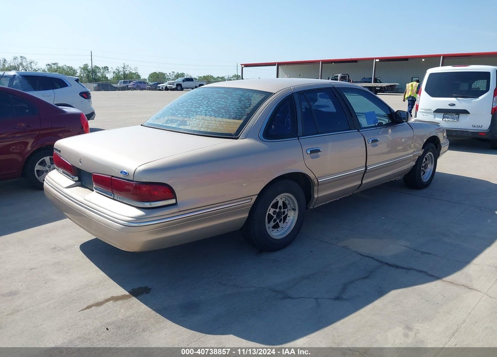 1997 FORD CROWN VICTORIA VIN: 2FALP73W7VX132141