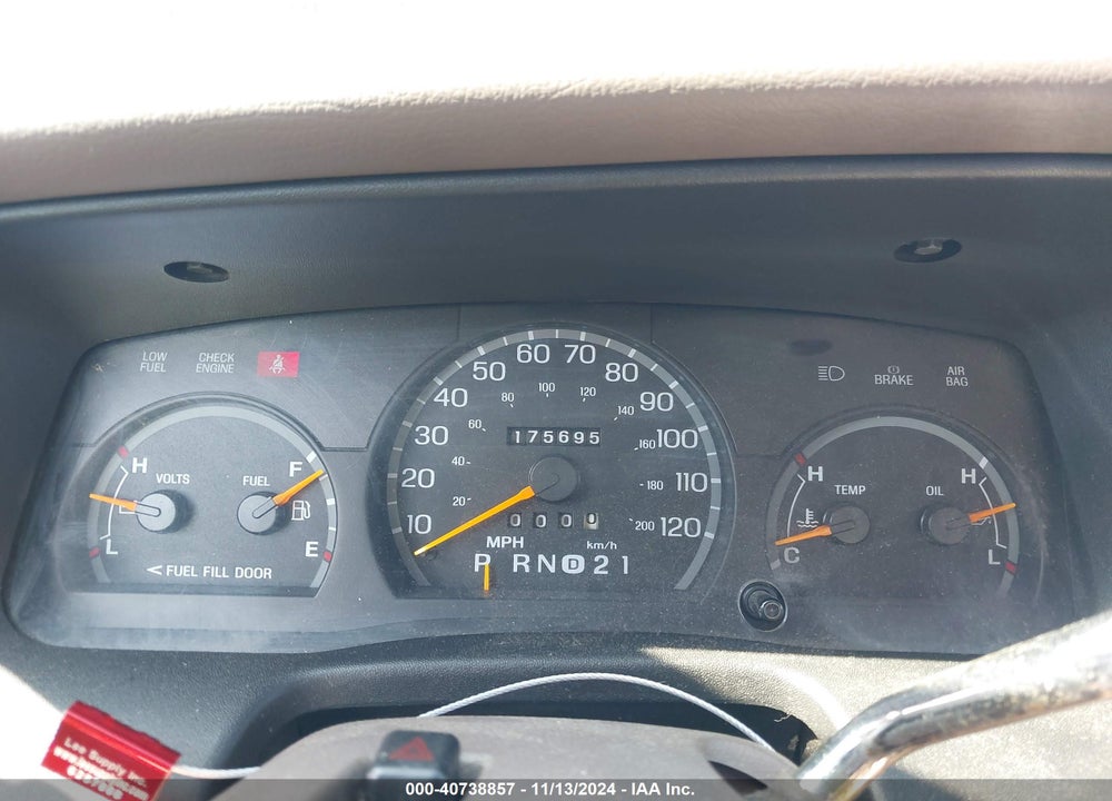 1997 FORD CROWN VICTORIA VIN: 2FALP73W7VX132141