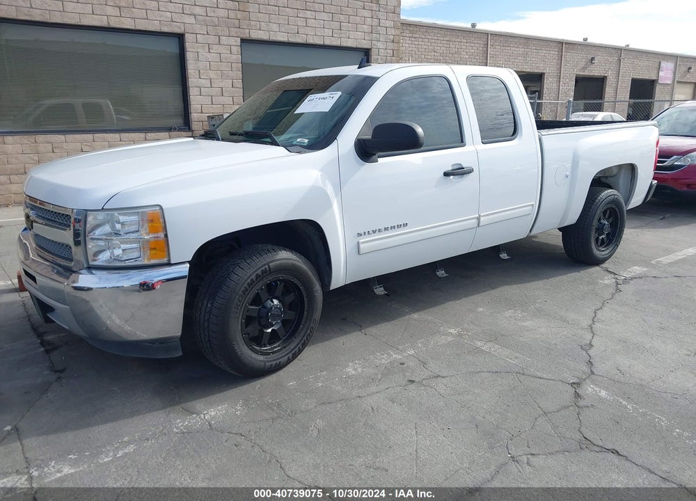 2013 CHEVROLET SILVERADO 1500 LT VIN: 1GCRCSE02DZ319128