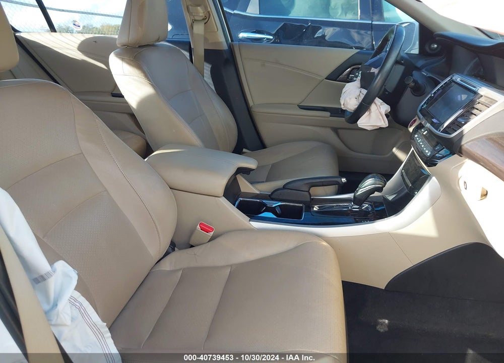 2016 HONDA ACCORD EX-L VIN: 1HGCR2F82GA056622
