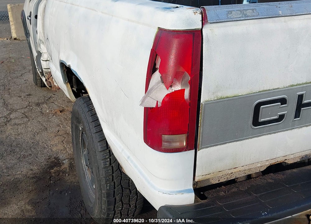 2000 CHEVROLET SILVERADO 1500 LS VIN: 1GCEK14T8YZ235165