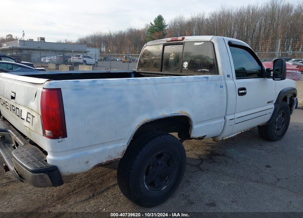 2000 CHEVROLET SILVERADO 1500 LS VIN: 1GCEK14T8YZ235165