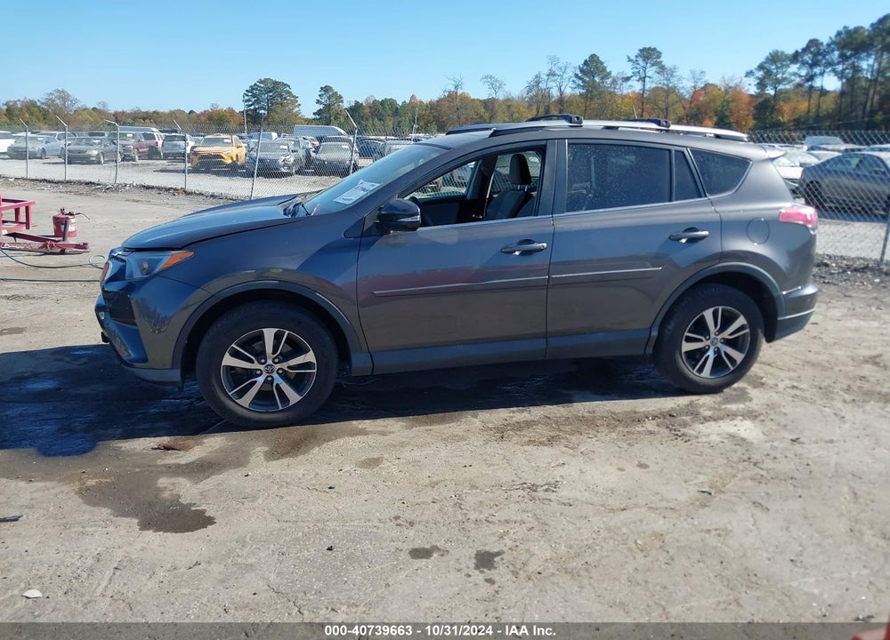 2017 TOYOTA RAV4 XLE VIN: 2T3RFREV4HW679406