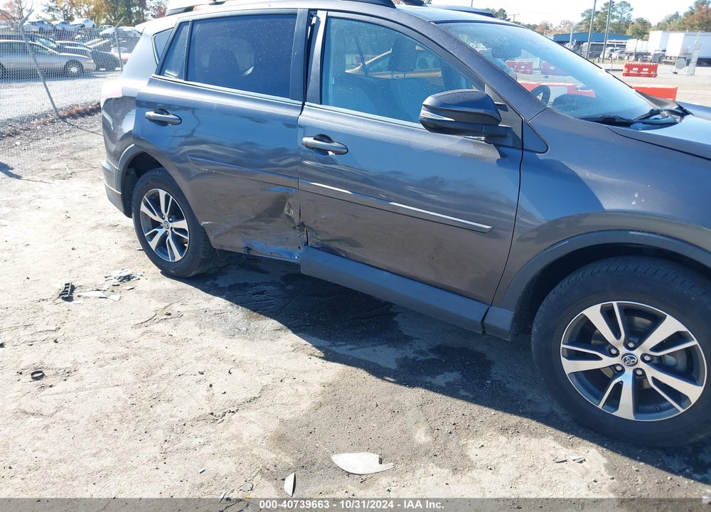 2017 TOYOTA RAV4 XLE VIN: 2T3RFREV4HW679406