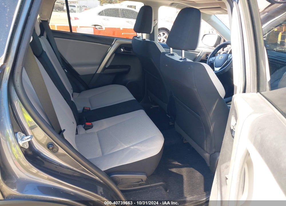 2017 TOYOTA RAV4 XLE VIN: 2T3RFREV4HW679406