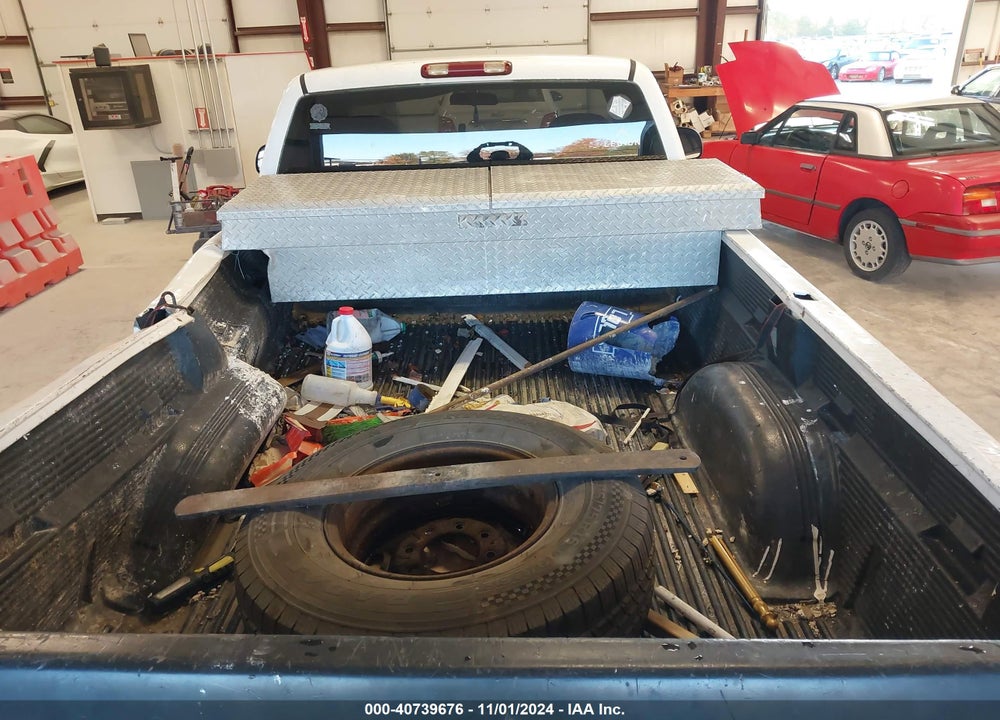 2000 GMC SIERRA 2500 SL VIN: 1GTFC24T0YE107498