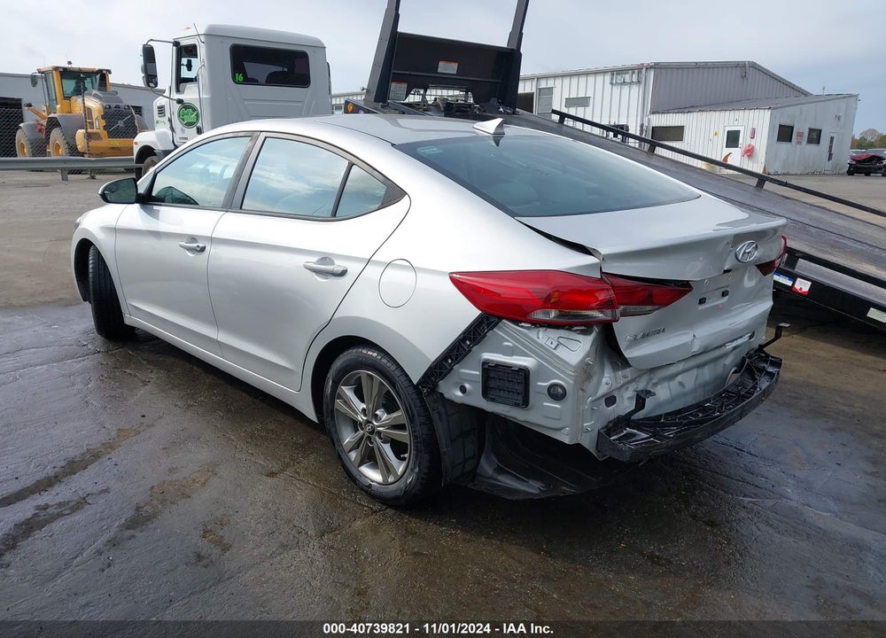 2017 HYUNDAI ELANTRA SE VIN: 5NPD84LFXHH156532