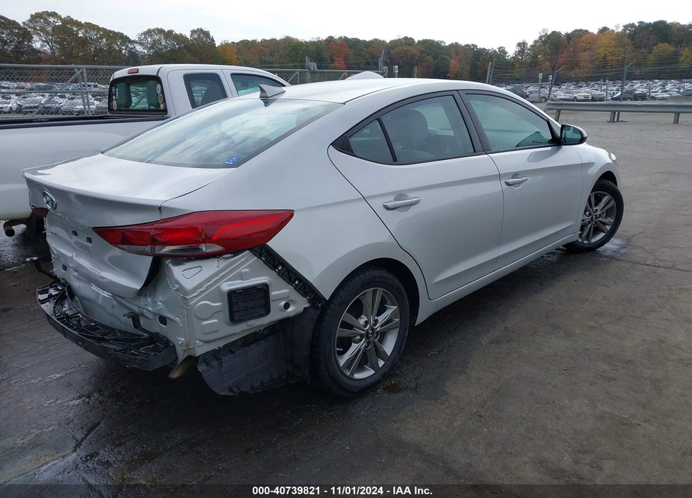 2017 HYUNDAI ELANTRA SE VIN: 5NPD84LFXHH156532