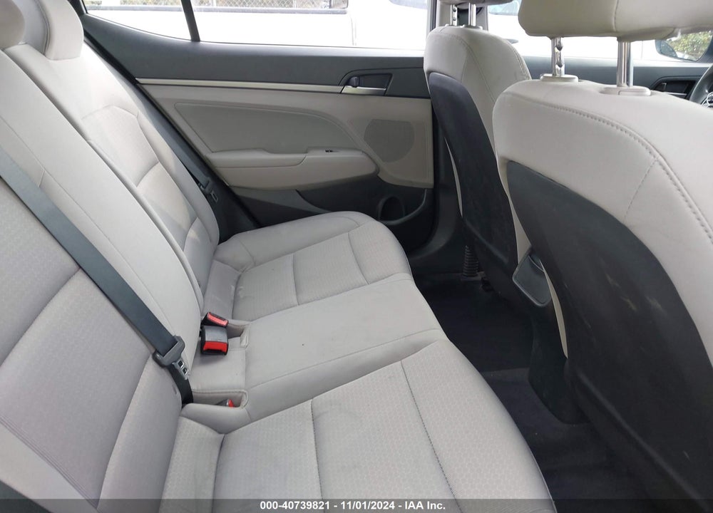 2017 HYUNDAI ELANTRA SE VIN: 5NPD84LFXHH156532