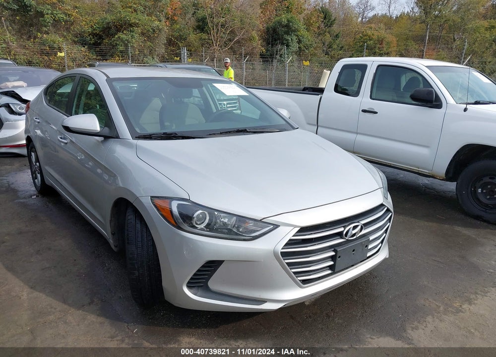 2017 HYUNDAI ELANTRA SE VIN: 5NPD84LFXHH156532