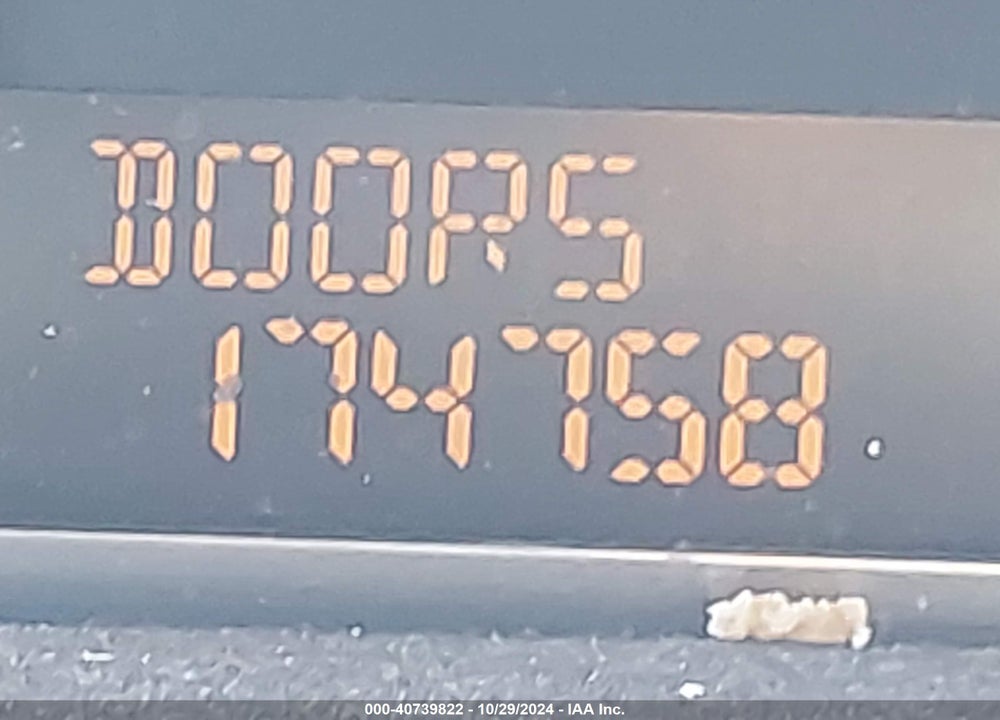 2009 HUMMER H3 SUV VIN: 5GTEN13E898143855