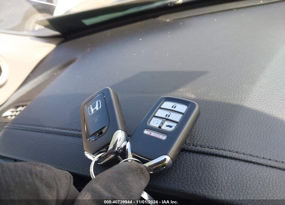 2022 HONDA PILOT 2WD TOURING 7 PASSENGER VIN: 5FNYF5H62NB011355