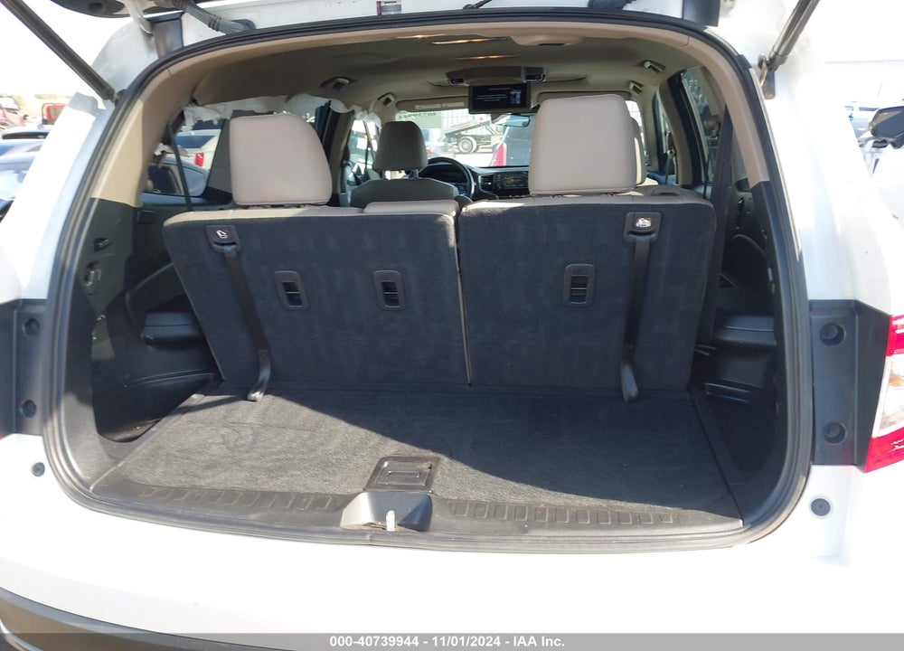 2022 HONDA PILOT 2WD TOURING 7 PASSENGER VIN: 5FNYF5H62NB011355