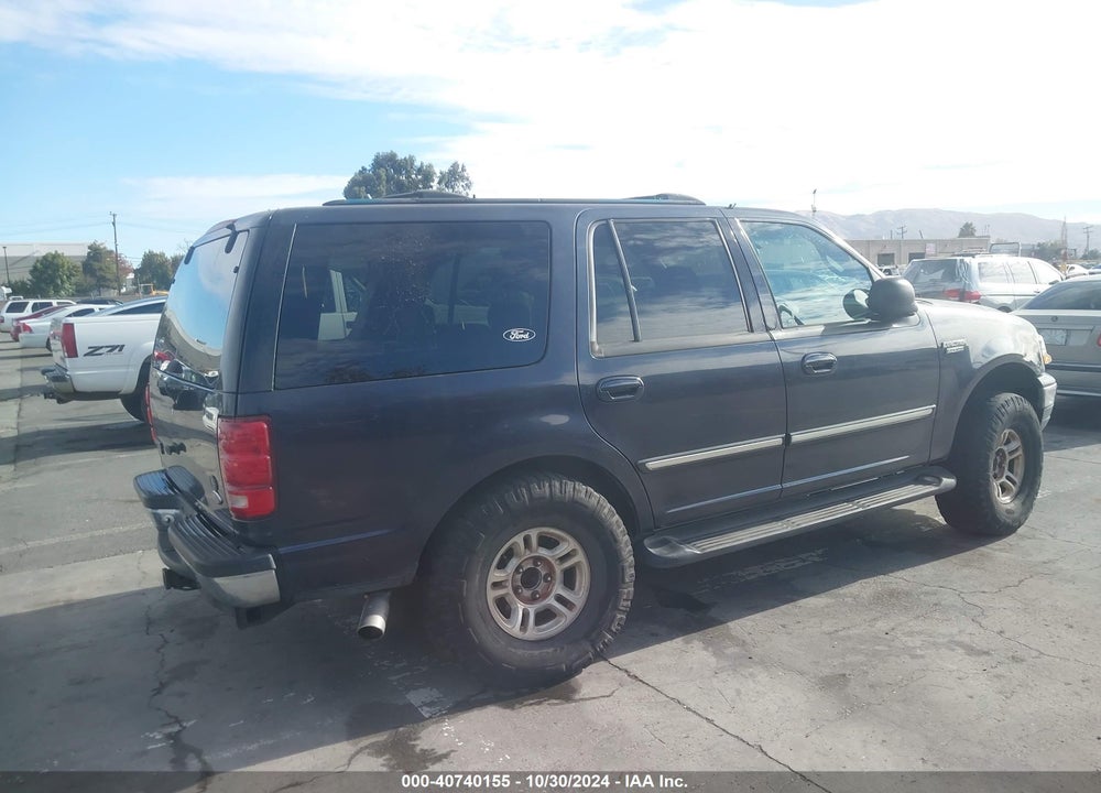 2000 FORD EXPEDITION XLT VIN: 1FMRU1665YLB71572