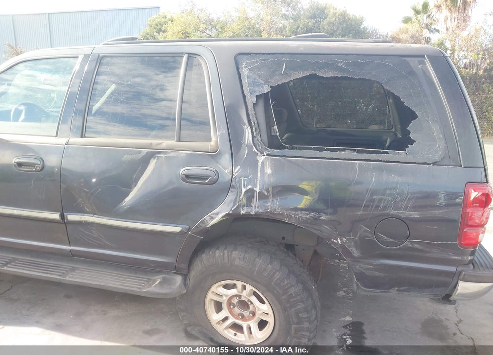 2000 FORD EXPEDITION XLT VIN: 1FMRU1665YLB71572