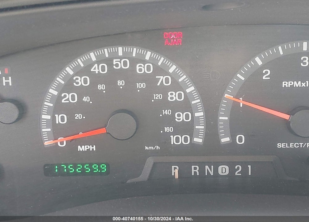 2000 FORD EXPEDITION XLT VIN: 1FMRU1665YLB71572