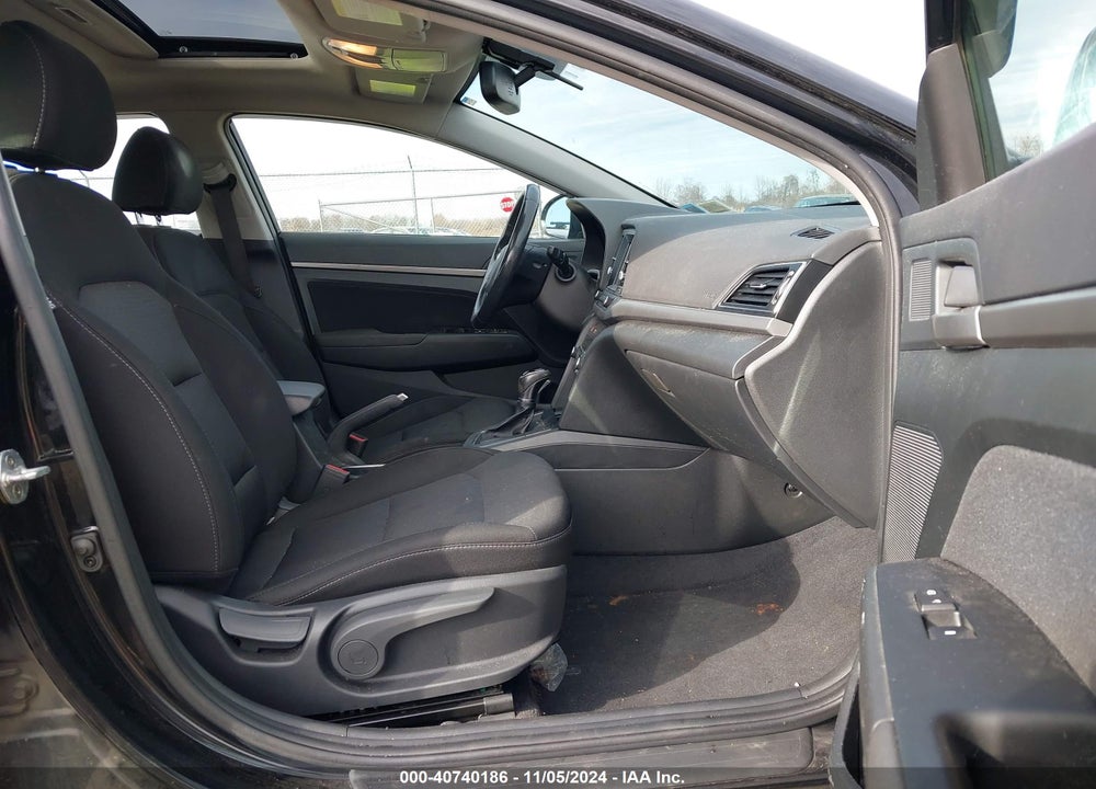 2018 HYUNDAI ELANTRA VIN: 5NPD84LF9JH286307