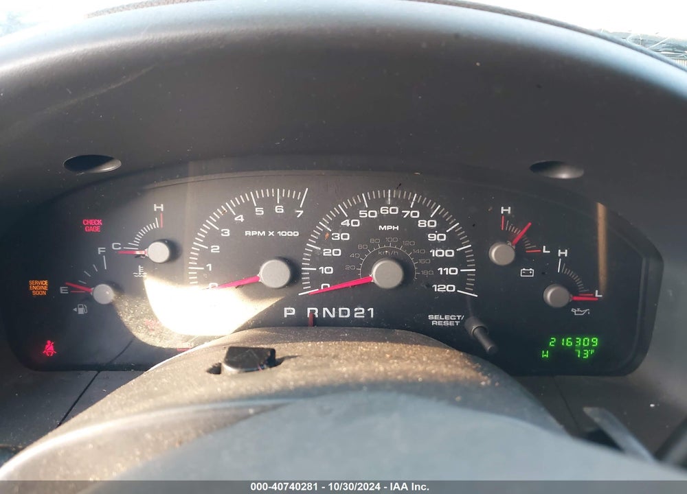 2004 FORD EXPEDITION XLT VIN: 1FMRU15WX4LB21388