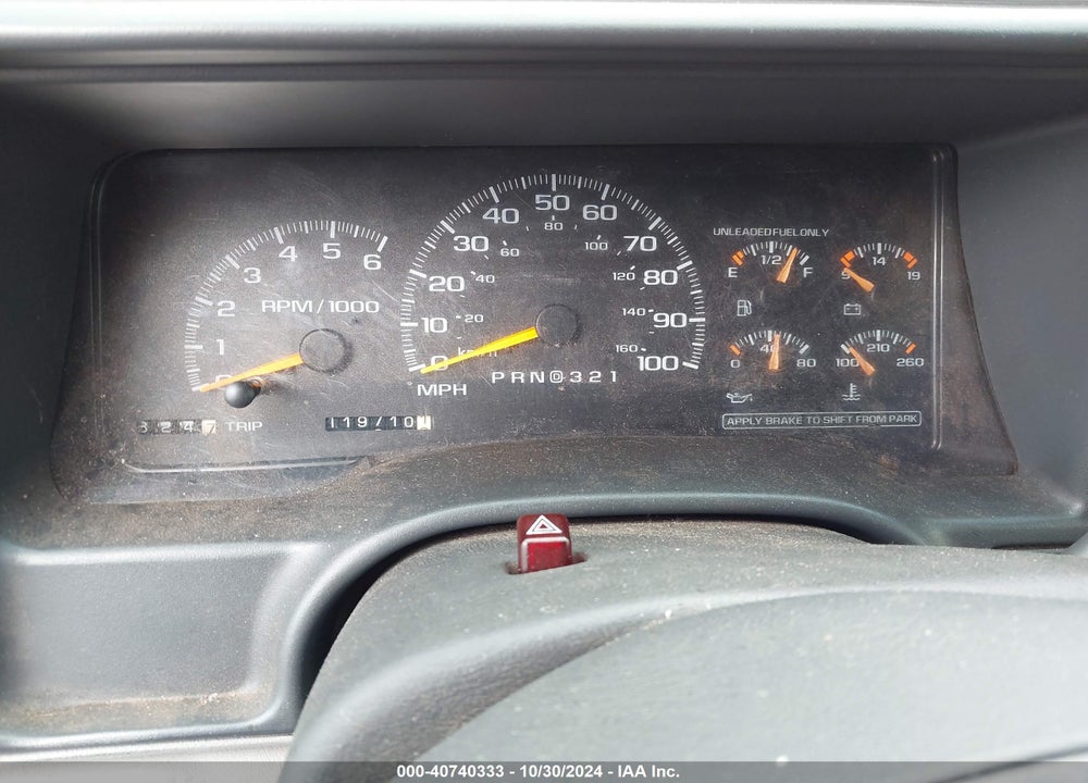 1999 CHEVROLET SUBURBAN 1500 LT VIN: 3GNEC16R0XG242289