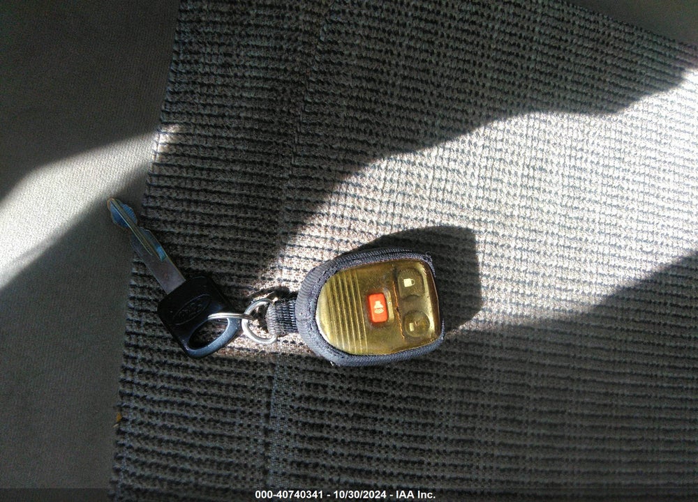 2005 FORD E-350 SUPER DUTY XL/XLT VIN: 1FBSS31S85HA14195