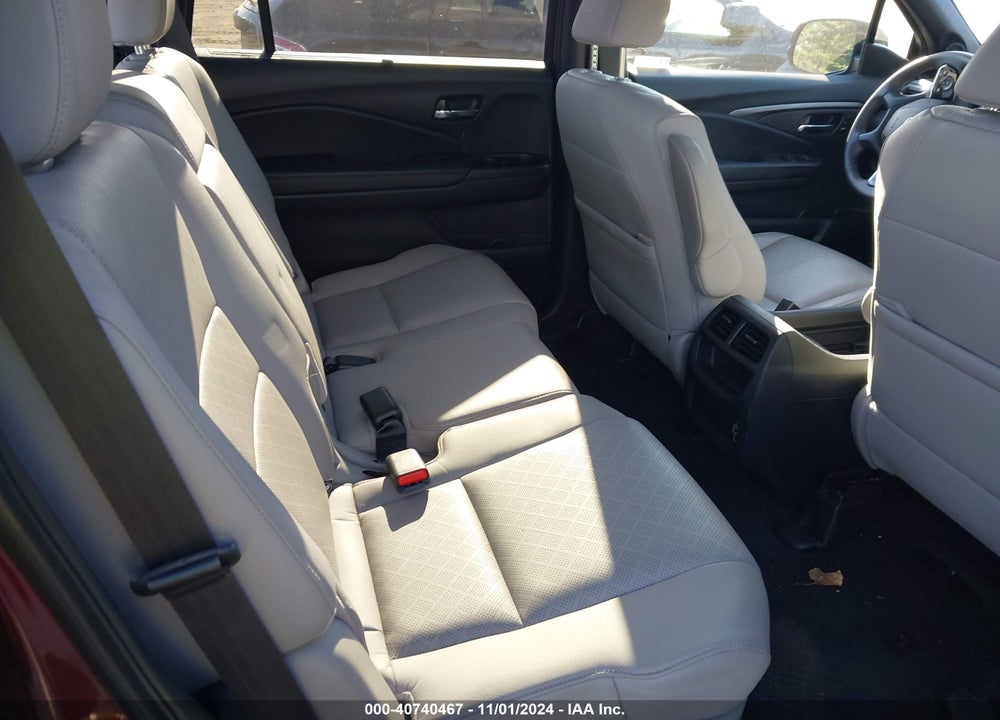 2021 HONDA PASSPORT AWD EX-L VIN: 5FNYF8H50MB019929