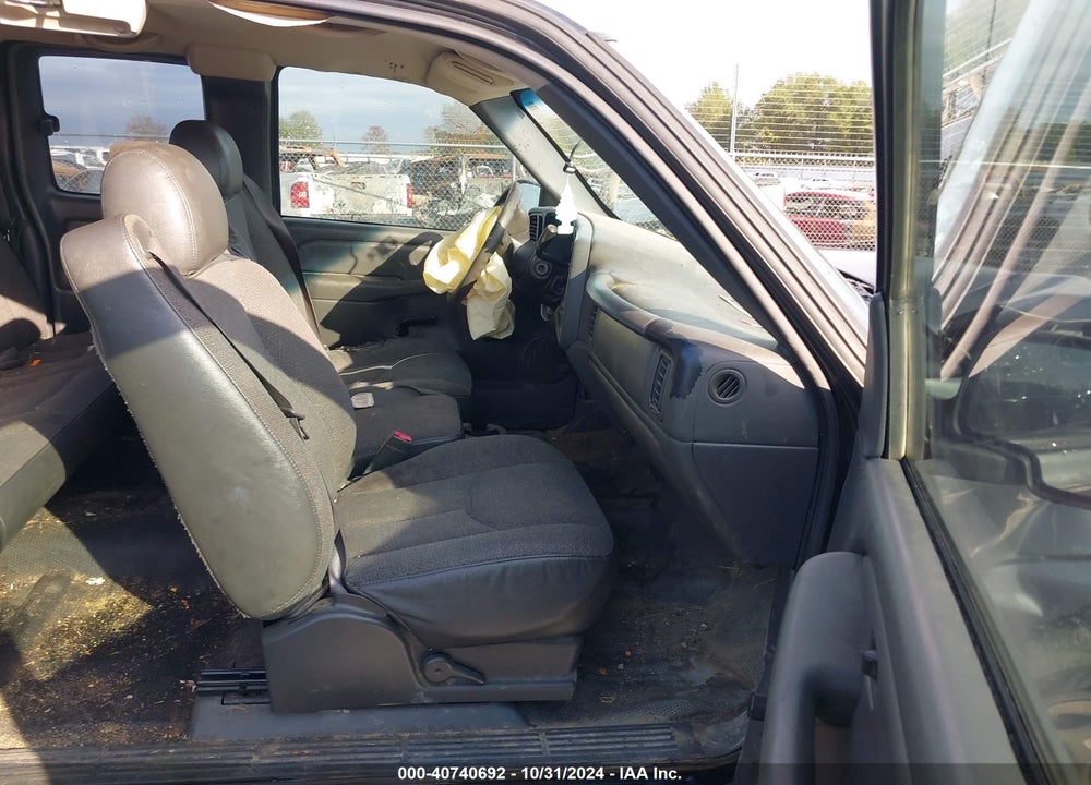 2004 GMC SIERRA 1500 WORK TRUCK VIN: 2GTEC19T641185830