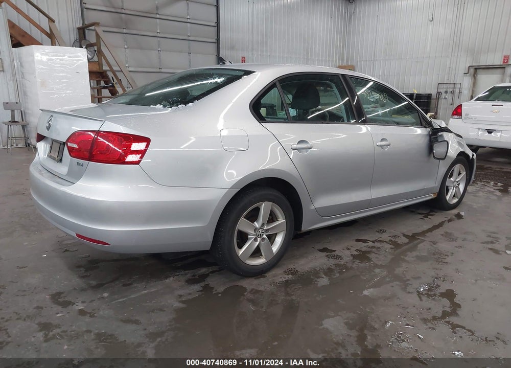 2011 VOLKSWAGEN JETTA VIN: 3VWLL7AJ9BM068492