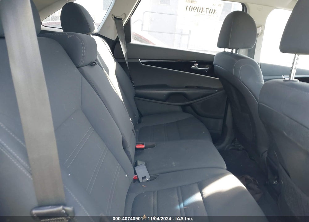 2019 KIA SORENTO 3.3L LX VIN: 5XYPGDA58KG445630