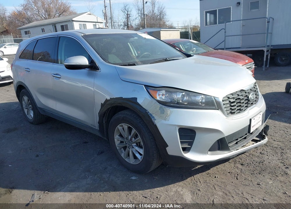 2019 KIA SORENTO 3.3L LX VIN: 5XYPGDA58KG445630