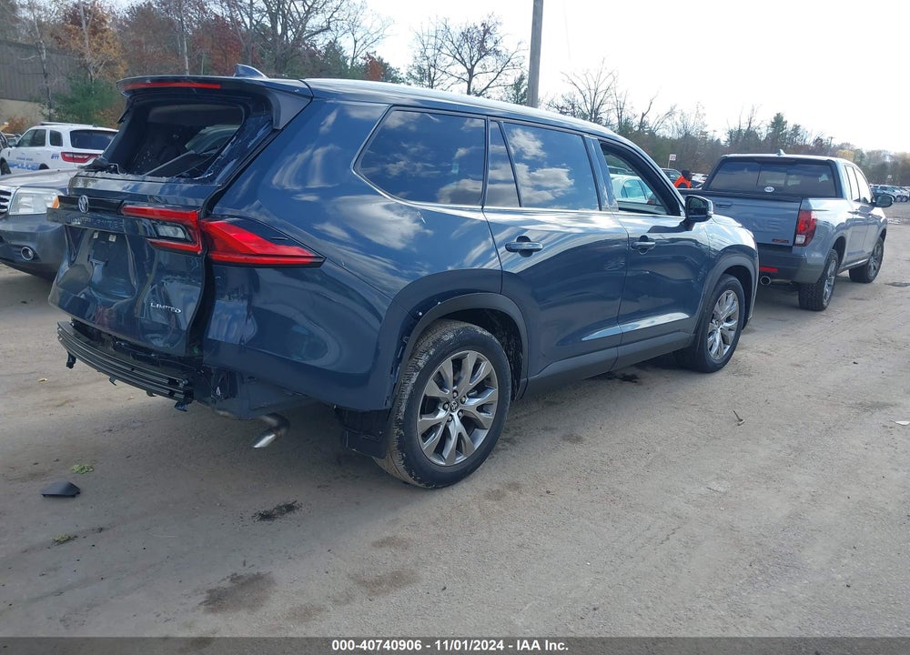 2024 TOYOTA GRAND HIGHLANDER LIMITED VIN: 5TDAAAB52RS050831