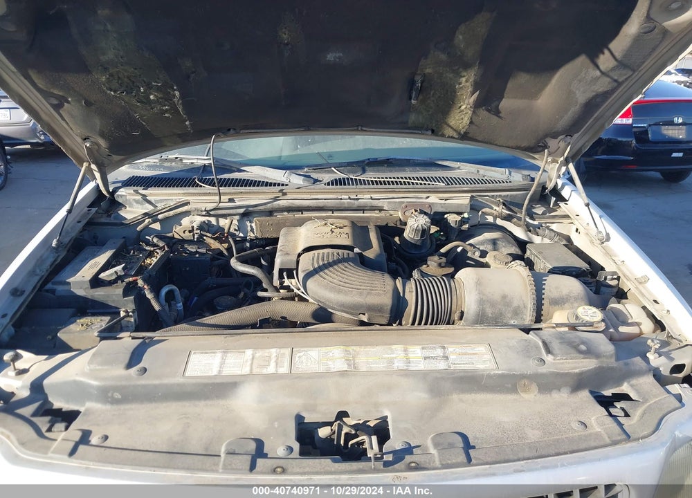 2001 FORD EXPEDITION XLT VIN: 1FMEU15W01LB43054