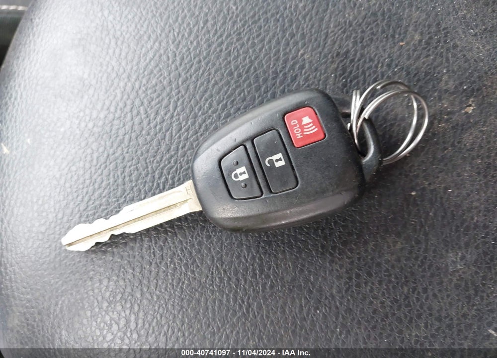 2014 TOYOTA RAV4 XLE VIN: 2T3WFREV7EW128174