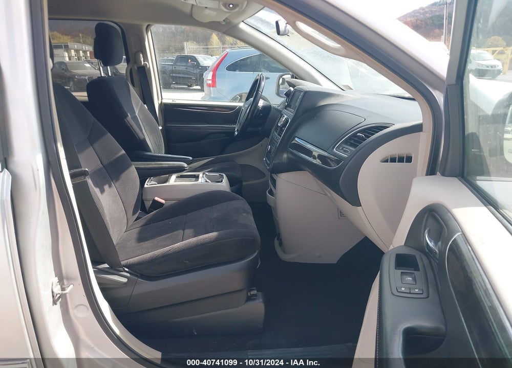 2011 CHRYSLER TOWN & COUNTRY TOURING VIN: 2A4RR5DG5BR615471