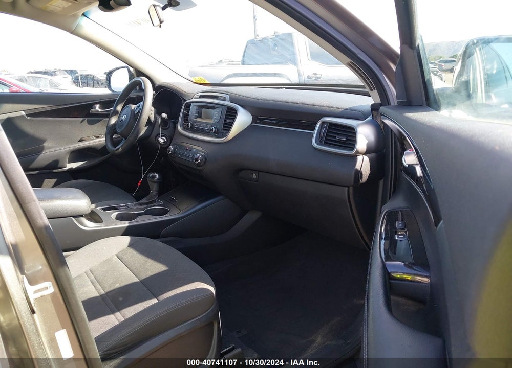 2016 KIA SORENTO 2.4L L VIN: 5XYPG4A31GG086787
