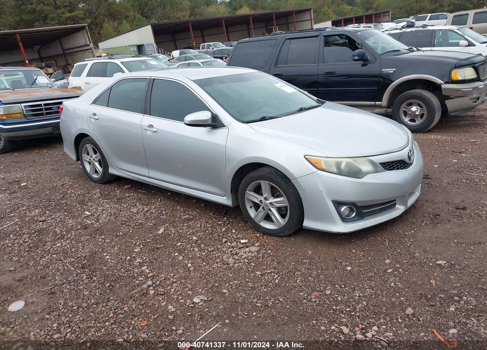 2014 TOYOTA CAMRY SE VIN: 4T1BF1FK1EU754686