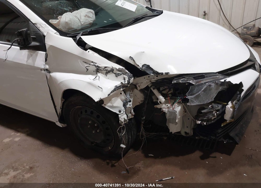 2017 TOYOTA COROLLA LE VIN: 5YFBURHE4HP635273