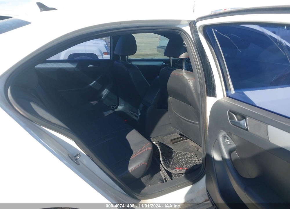 2014 VOLKSWAGEN JETTA GLI AUTOBAHN VIN: 3VW4T7AJ4EM371219