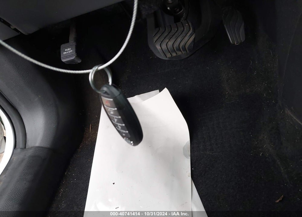 2019 NISSAN ROGUE SV VIN: 5N1AT2MV2KC746931