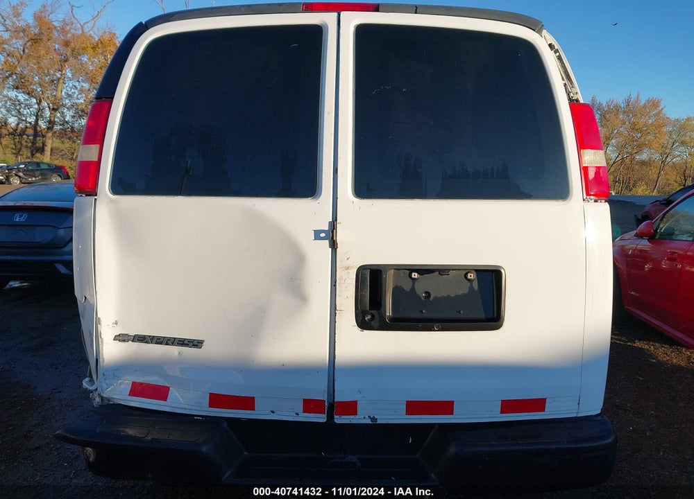 2006 CHEVROLET EXPRESS WORK VAN VIN: 1GCGG25V261181650