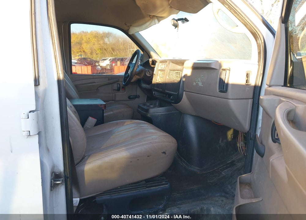 2006 CHEVROLET EXPRESS WORK VAN VIN: 1GCGG25V261181650
