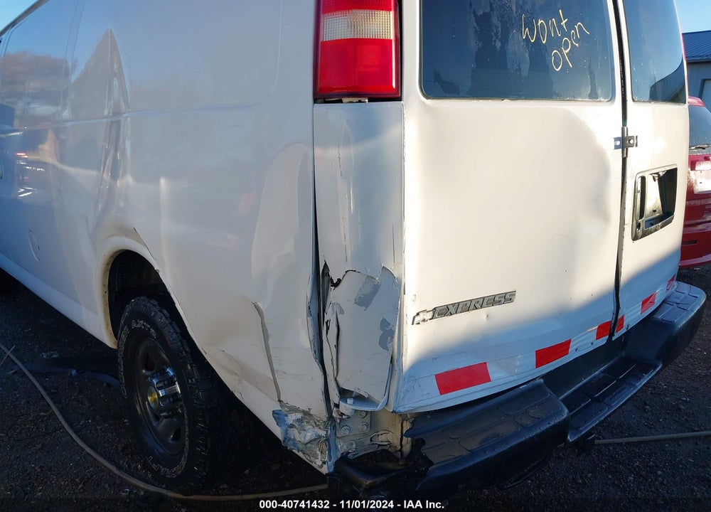 2006 CHEVROLET EXPRESS WORK VAN VIN: 1GCGG25V261181650