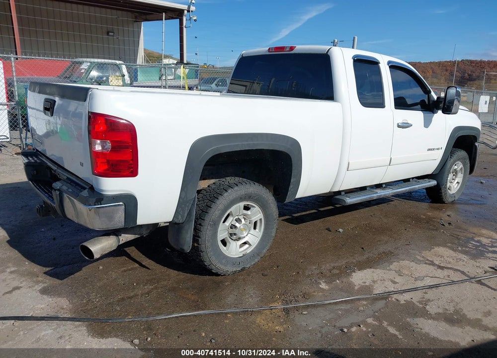2008 CHEVROLET SILVERADO 2500HD VIN: 1GCHK29628E120302