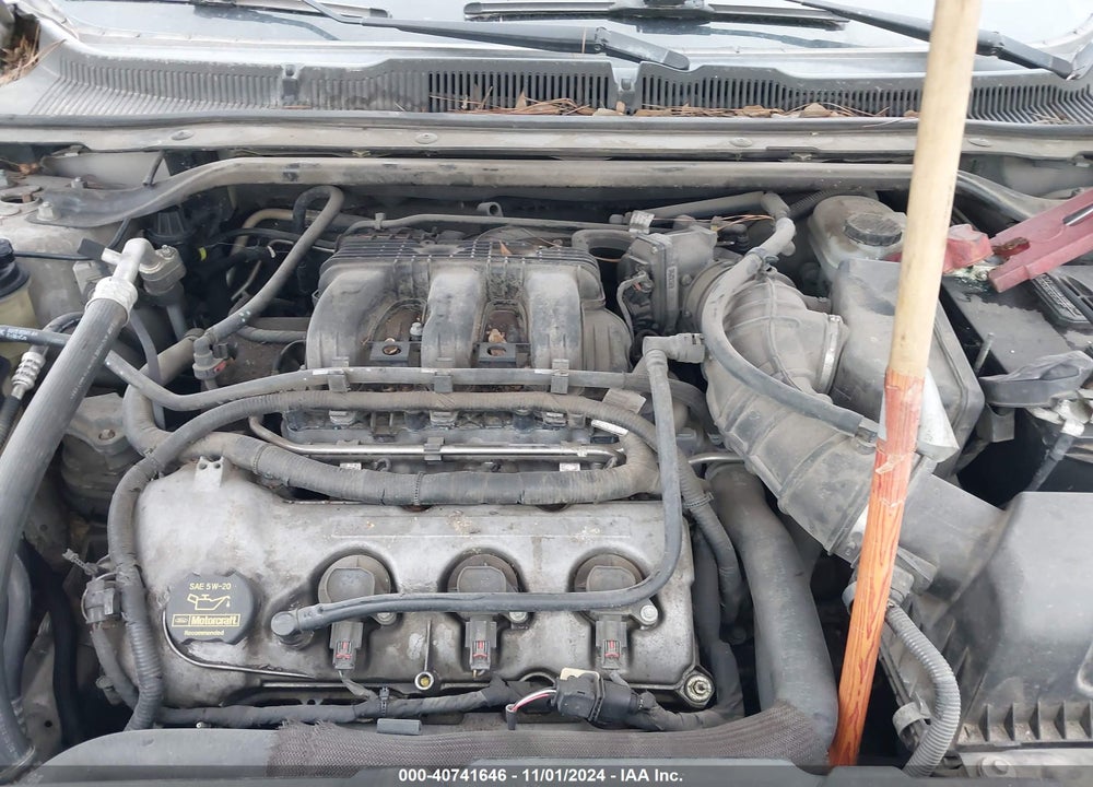 2010 FORD TAURUS SEL VIN: 1FAHP2HW5AG135573