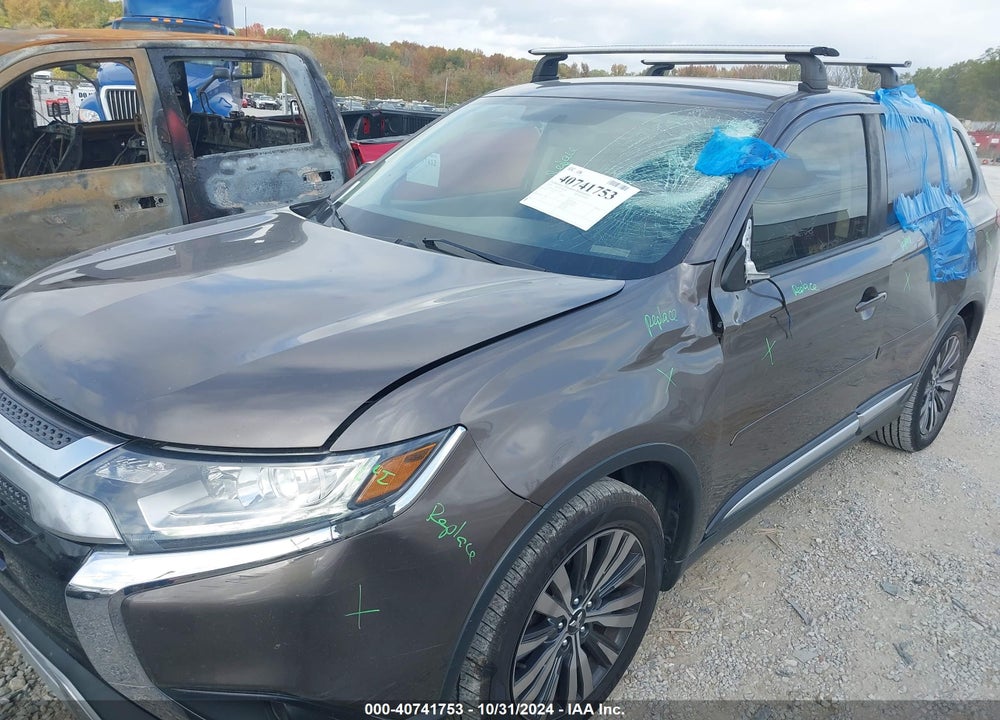 2019 MITSUBISHI OUTLANDER ES VIN: JA4AD2A38KZ022933