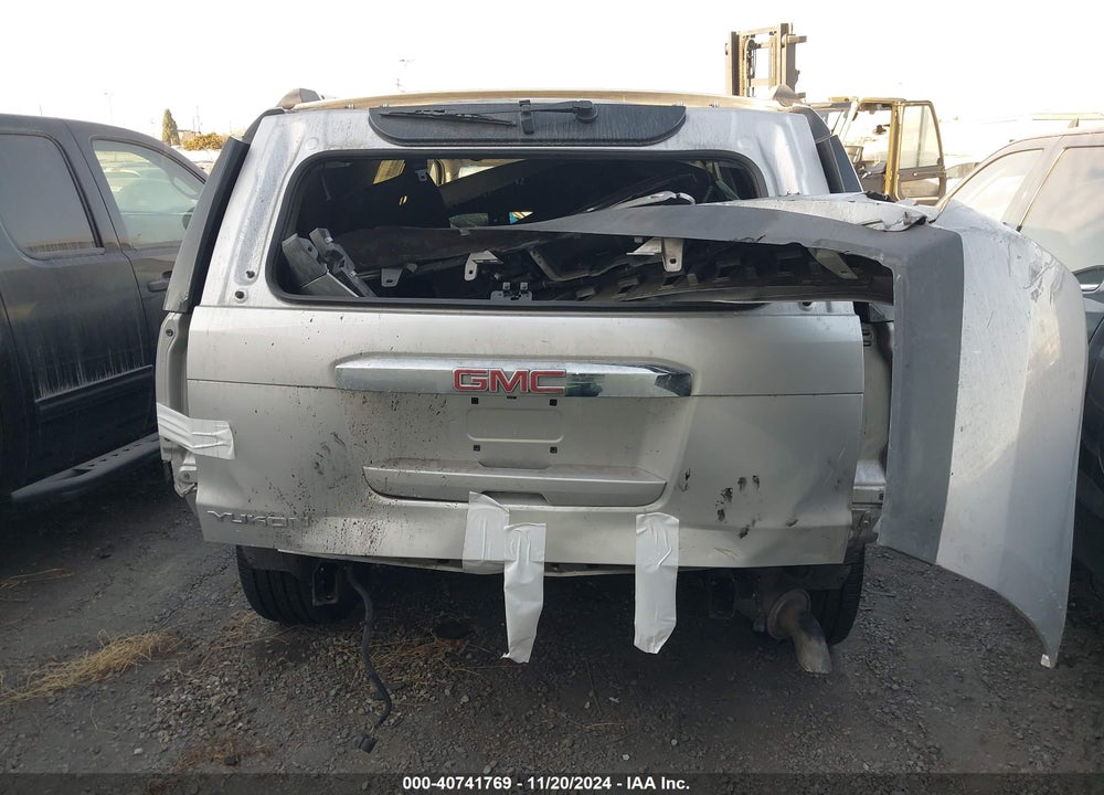 2015 GMC YUKON DENALI VIN: 1GKS1CKJXFR550568