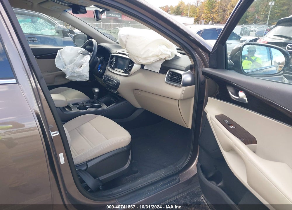 2019 KIA SORENTO 2.4L LX VIN: 5XYPGDA37KG437159